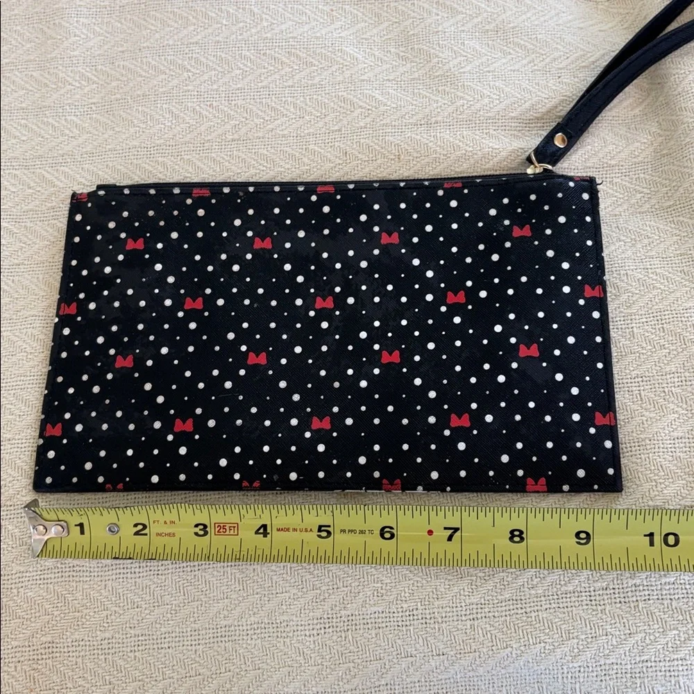 Disney Minnie Mouse Polka Dot Clutch Wristlet Wallet Purse